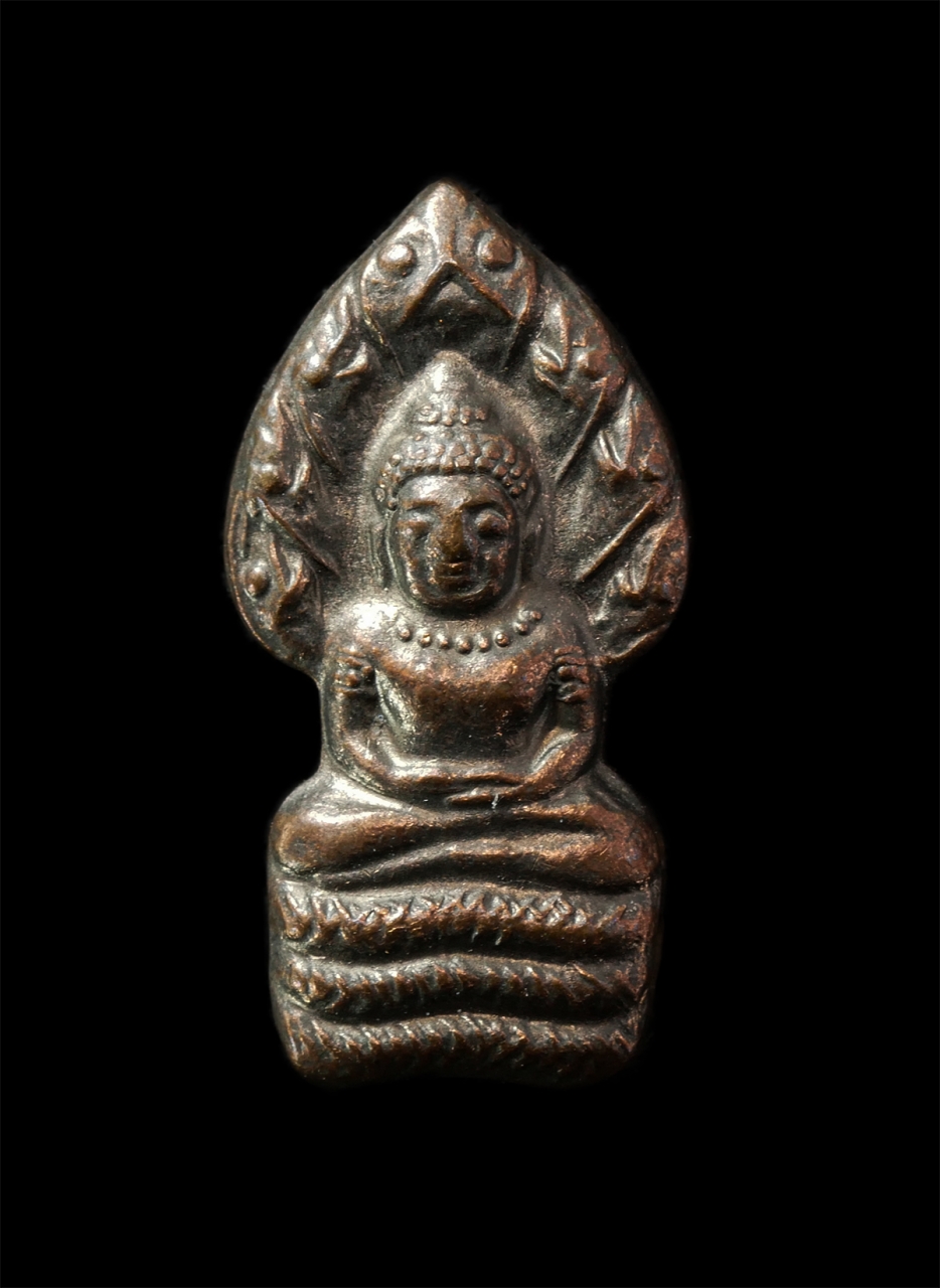 2569-02-09 (86)p.jpg - พระปรกใบมะขาม หลวงพ่อคูณ ปริสุทโธ วัดบ้านไร่ จ.นครราชสีมา รุ่นเสาร์ 5 คูณพันล้าน ปี2537 เนื้อโลหะผสม พระเก่าสวย มวลสารดี น่าเก็บสะสมบูชา ราคาต่อ 1 องค [..] | https://kamulet.in.th